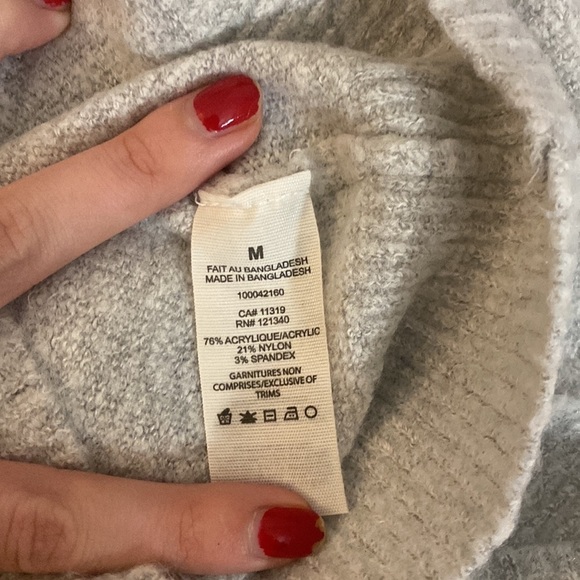 Garage Women’s Gray Sweater With Blue Stripe Size M - Picture 6 of 7